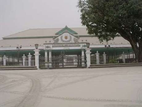 4 Destinasi Wisata di DI Yogyakarta yang Berselimut Debu Gunung Kelud