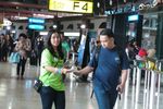Sambut Hari Kanker Anak Sedunia, Relawan Bagi Brosur di Bandara
