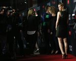 Kate Mara Seksi di Premiere House of Cards