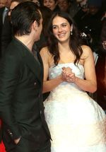 Colin Farrell dan Jessica Brown Findlay Romantis di Red Carpet