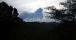 Gunung Kelud Masih Muntahkan Abu Vulkanik