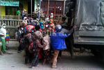Evakuasi Korban Gunung Kelud di Malang