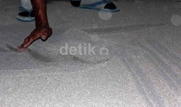 Abu vulkanik tampak sangat tebal. Bian Ayu Kharisma/detikFoto.