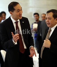 Sebelum dilantik sebagai Menteri Perdagangan, Muhammad Lutfi pernah menjabat sebagai Kepala Badan Koordinasi dan Penanaman Modal serta Dubes RI untuk Jepang.