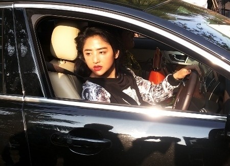 Kenapa Dewi Persik Keukeuh Naik Jaguar ke Rutan?