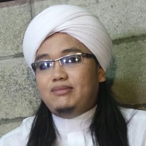 Penampilan Ustad Hariri di Hitam Putih