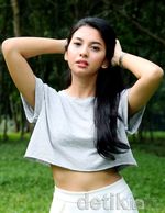 Alisia Rinita, si Manis yang Hobi Selfie