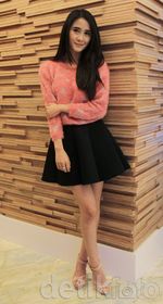 Ryana Dea Cantik dengan Rok Mini