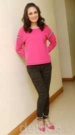 Valentine, Luna Maya Tampil Pinky