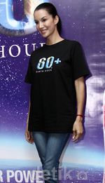 Nadya Hutagalung Tetap Cantik Tampil Kasual