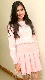 Gaya Feminin Syahnaz di Hari Valentine