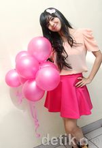 Manisnya Putri Una Rayakan Valentine