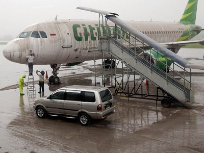 Gunung Kelud Meletus, Bandara Adisutjipto Ditutup