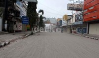 Jalanan dan pusat bisnis di jalan Dhoho yang biasa sudah ramai, siang ini terlihat lengang. Bian Ayu Kharisma/detikcom.