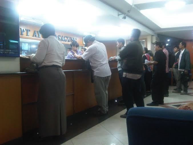 Warga Buru Dolar Murah Setelah Turun Jadi Rp 11.800