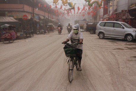 Agar Debu Vulkanik Tak Lukai Kulit, Pakailah Baju Lengan Panjang dan Topi