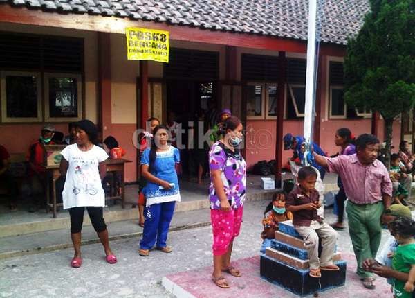 Batuk dan Iritasi Mulai Menyerang Pengungsi Kelud