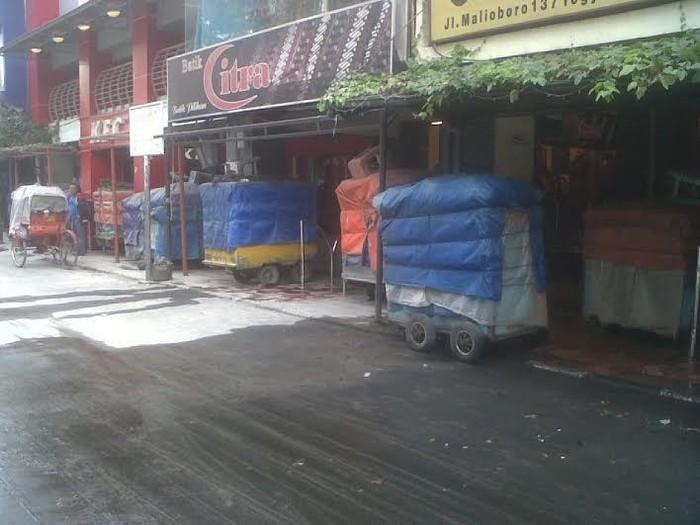 Abu Kelud Menyerang, Ini Curahan Hati PKL dan Tukang Parkir Malioboro