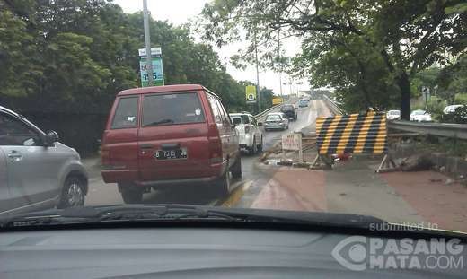 Ada Perbaikan Jalan, Danau Sunter-Kemayoran Macet Parah