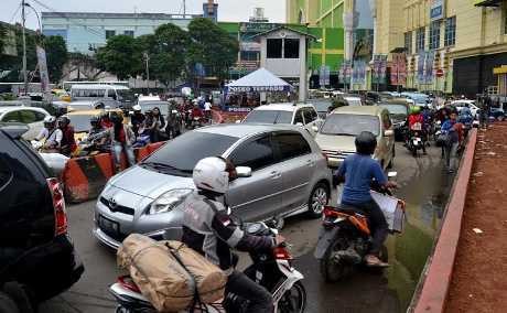 Parkir Liar di Tanah Abang Menjamur, Pengendara Perang Klakson