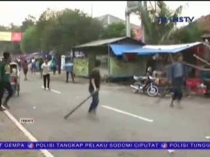 Saling Ejek, 2 Kelompok Pemuda Saling Serang