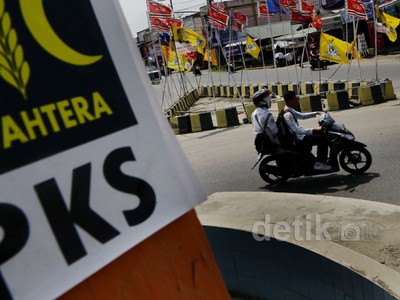 Semarak Bendera Partai di Aceh