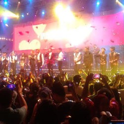 Valentine Romantis Bersama Konser Irreplaceable Part 2