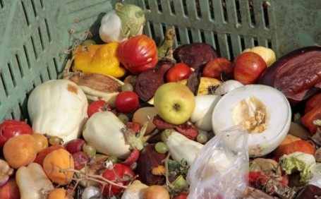 Kurangi Limbah Makanan Rumah Tangga dengan 5 Cara Efektif Ini