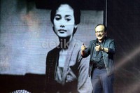 Erros Djarot juga menyampaikan terima kasih kepada para musisi yang terlibat dan apresiasi yang tinggi kepada penonton yang memenuhi pertunjukkan konser.