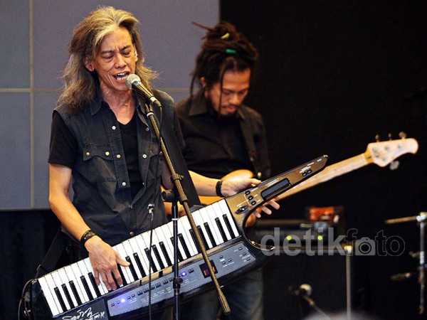 Fariz RM Tribute to Chrisye