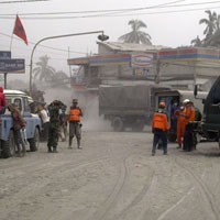 Akses Kediri - Kota Batu Berselimut Abu Kelud, Hati-hati!