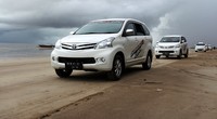 Tim 3 yang berangkat dari Merauke melewati jalur di pinggir pantai. (dok Toyota).