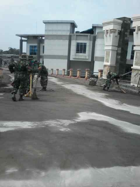 Jelang Kedatangan Presiden SBY, Jalanan di Kediri Dibersihkan