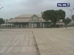 Tertutup Abu Kelud, Keraton Terancam Rusak