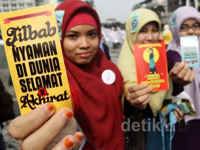 Aksi Puluhan Hijabers Ajak Tutup Aurat