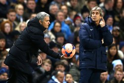Pertemuan dua pelatih hebat Mourinho dan Pellegrini yang kali ini dimenangkan Pellegrini. Dengan kemenangan ini, City pun sudah mengamankan satu tempat di babak perempatfinal ajang Piala FA. REUTERS/Darren Staples.     