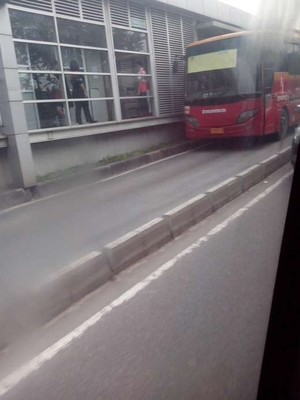 TransJ Mogok di Halte Cawang Ciliwung, Terjadi Antrean di Busway