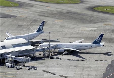 Pasang Video Keselamatan Berbikini, Maskapai Ini Diprotes Penumpang