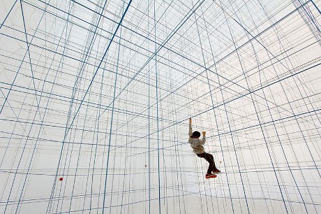 Serunya Bermain Tali di Ruang 3D