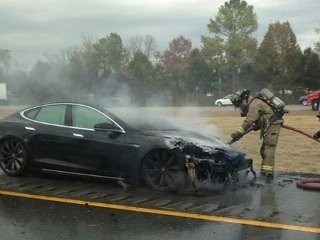 Mobil Listrik Teraman Ini Kembali Terbakar