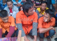 Keenam tersangka itu merupakan anggota geng motor Komuniti Medan Sexy (KMS).     