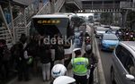 Mobil Anggota PM Terobos Jalur Busway