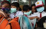 Siswa Bermasker Korban Gunung Kelud