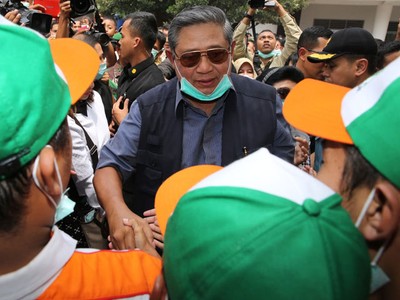 SBY Sapa Pengungsi Gunung Kelud