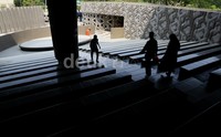 Bagian depan gedung terdapat ruang pementasan.