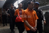 Selain Iswahyudi, JPU juga menghadirkan saksi Imam Syafe'i dalam persidangan dengan terdakwa Khairul. Sidang kemudian dilanjutkan pada hari Selasa (25/2/2014). Lamhot Aritonang/detikFoto.