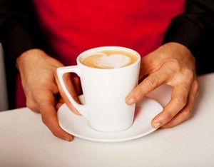 Di Hot Cup Of Joe, Pengunjung Dilayani oleh Pelayan Pria Telanjang Dada