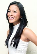 Nina Kozok, Model Manis dari Hawaii