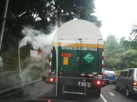 Polisi Pantau Truk Nitrogen yang Diduga Bocor dan Melintas di Tol Dalam Kota