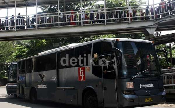 Tertangkap Tangan Nyopet HP di TransJ, Suhardiman Masuk Bui